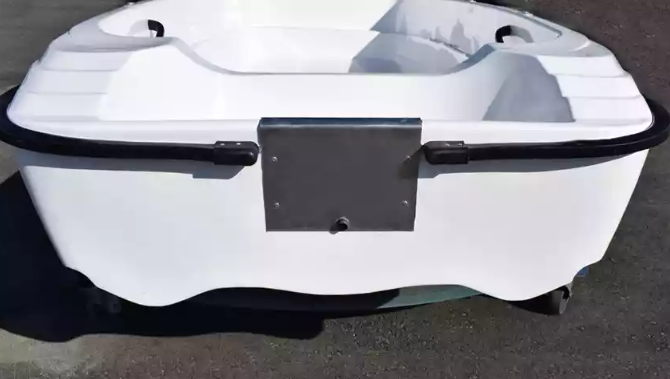 Стеклопластиковая лодка Пингвин (тримаран) в Подольске