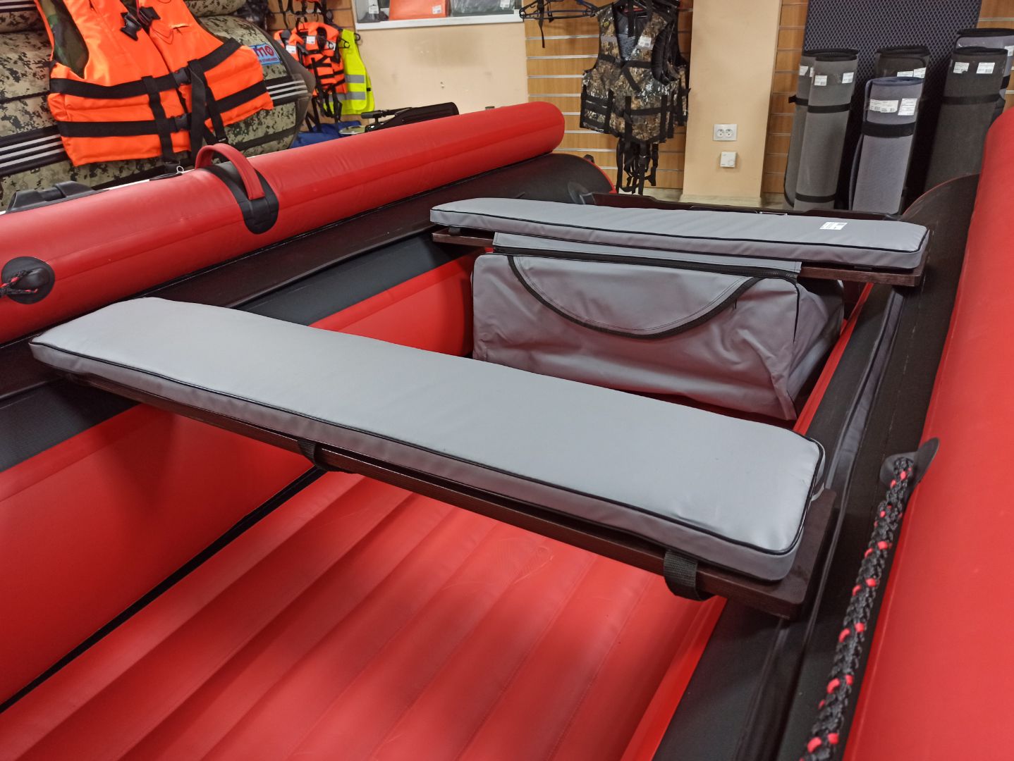 КОМПЛЕКТ МЯГКИХ НАКЛАДОК С СУМКОЙ ДЛЯ ЛОДОК 110Х20 СЕРЫЙ в Подольске