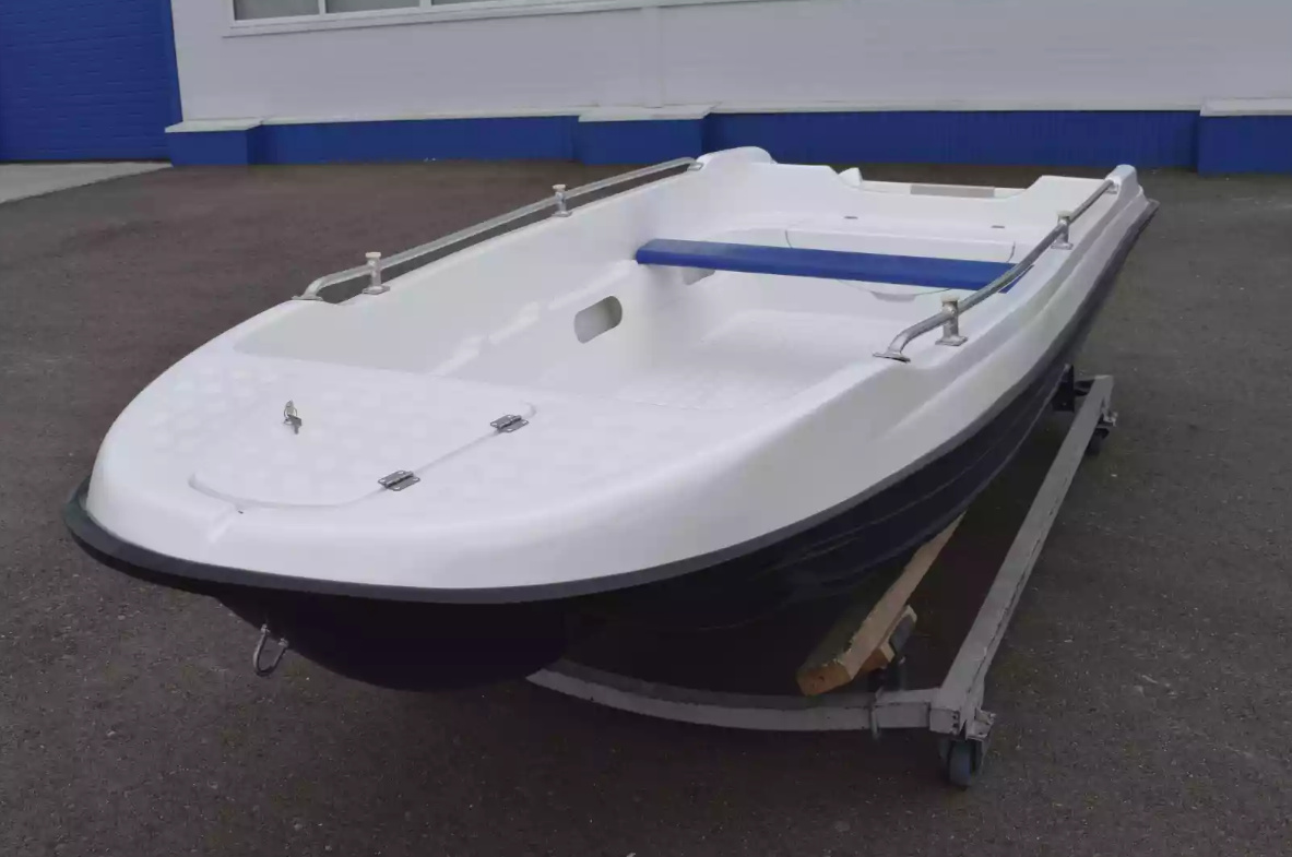 Стеклопластиковая лодка Пингвин New (тримаран) в Подольске