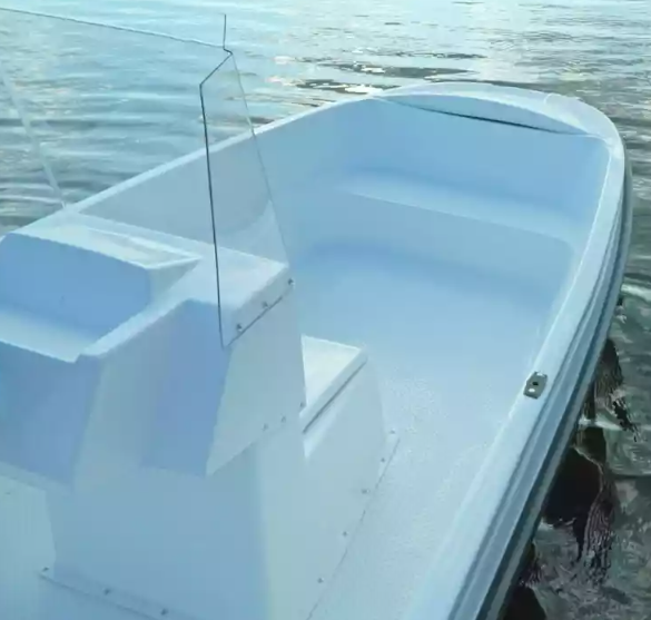 Стеклопластиковая лодка Пингвин с консолью (тримаран) в Подольске