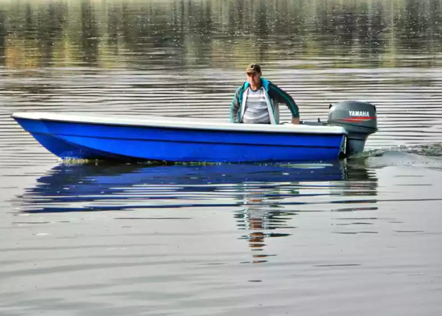 Стеклопластиковая лодка Wyatboat 430 тримаран в Подольске