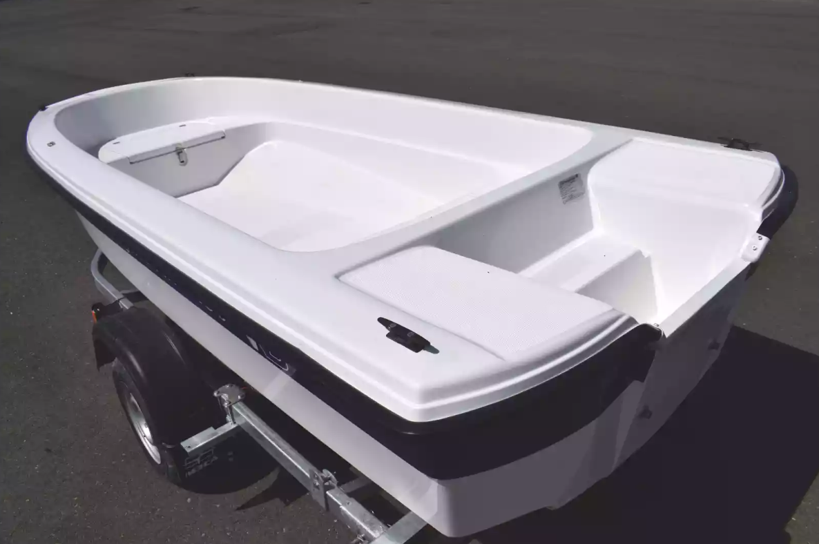 Стеклопластиковая лодка Wyatboat 430 тримаран в Подольске