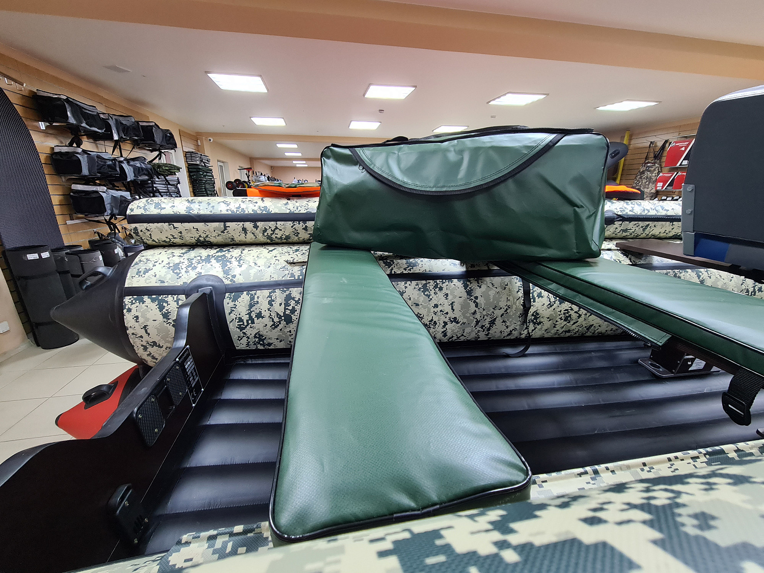 КОМПЛЕКТ МЯГКИХ НАКЛАДОК С СУМКОЙ ДЛЯ ЛОДОК 80Х20 ЗЕЛЕНЫЙ в Подольске